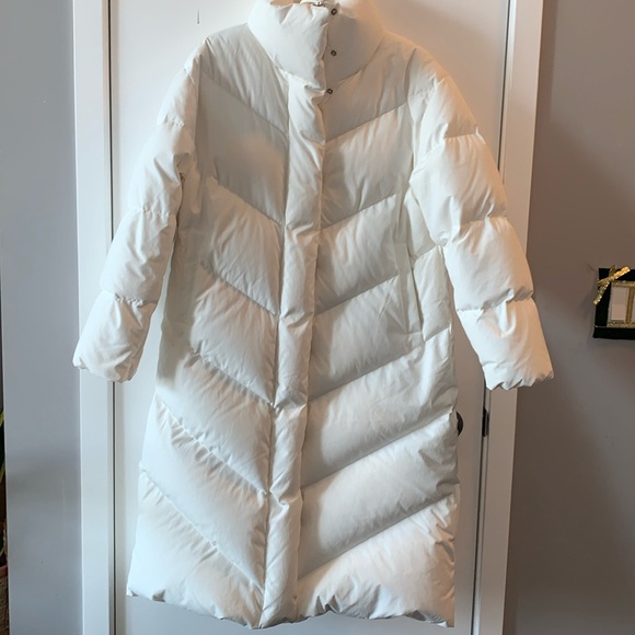 Gifts for Her 🎁☁️Long XS Aritzia Cloud Puff - Picture 1 of 14